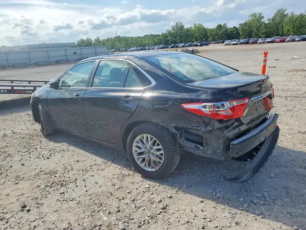 4T1BF1FK6HU771763 2017 TOYOTA CAMRY - Image 2