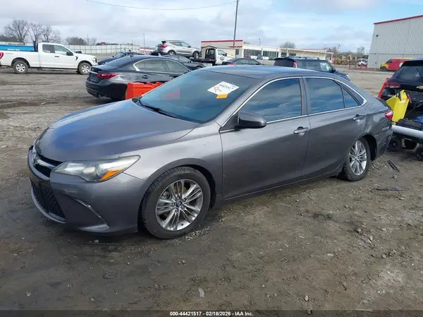 4T1BF1FK6HU775179 2017 TOYOTA CAMRY - Image 2