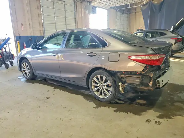 4T1BF1FK6HU775800 2017 TOYOTA CAMRY - Image 2