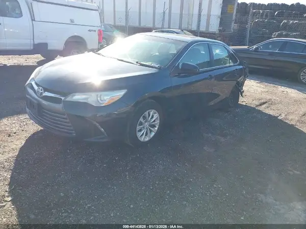 4T1BF1FK6HU781225 2017 TOYOTA CAMRY - Image 2