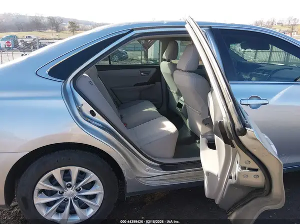4T1BF1FK6HU784352 2017 TOYOTA CAMRY - Image 8