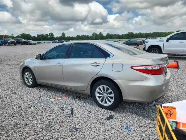 4T1BF1FK6HU787946 2017 TOYOTA CAMRY - Image 2