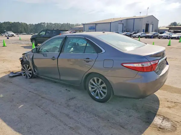 4T1BF1FK6HU790376 2017 TOYOTA CAMRY - Image 2