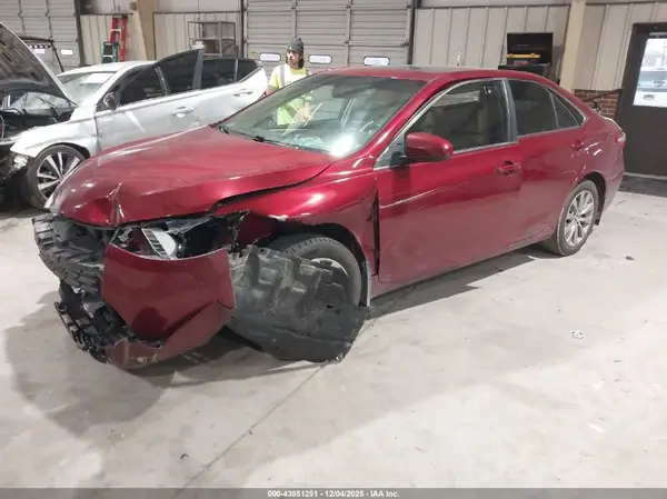 4T1BF1FK6HU790572 2017 TOYOTA CAMRY - Image 2