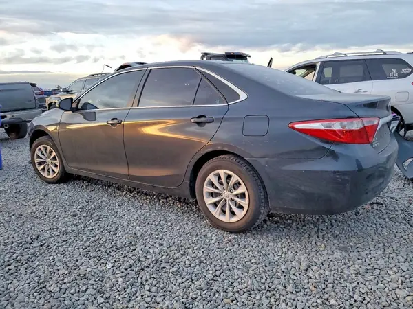 4T1BF1FK6HU793729 2017 TOYOTA CAMRY - Image 2