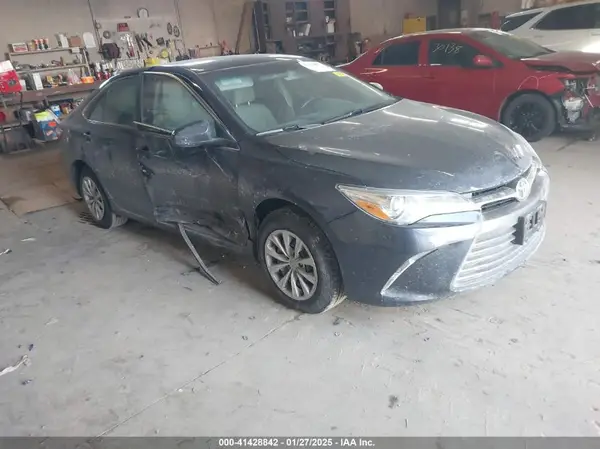 4T1BF1FK6HU794220 2017 TOYOTA CAMRY - Image 1