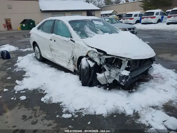 4T1BF1FK6HU795920 2017 TOYOTA CAMRY - Image 1
