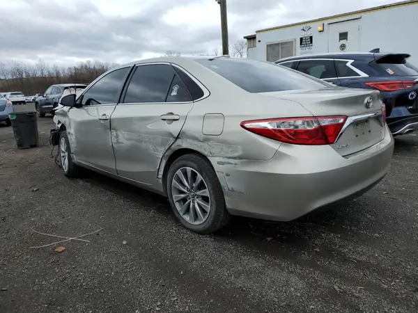4T1BF1FK6HU795951 2017 TOYOTA CAMRY - Image 2