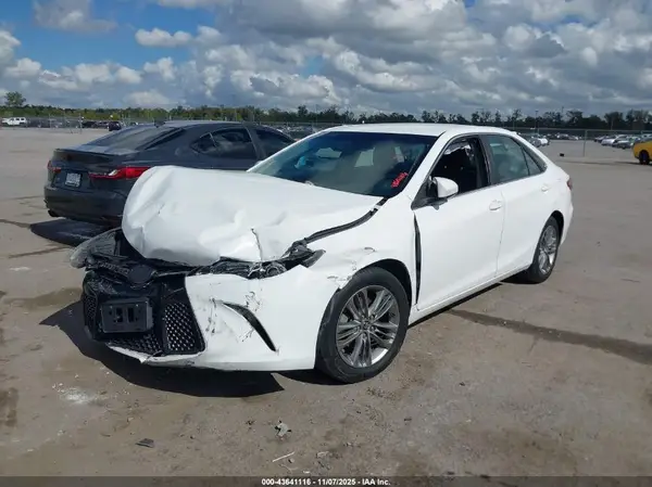 4T1BF1FK6HU796372 2017 TOYOTA CAMRY - Image 2