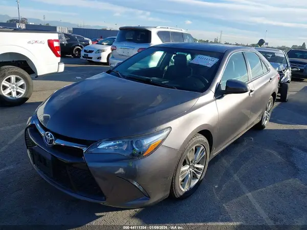 4T1BF1FK6HU797201 2017 TOYOTA CAMRY - Image 2