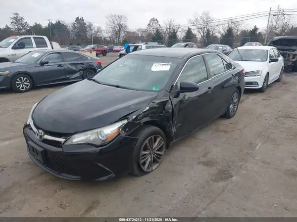 4T1BF1FK6HU799000 2017 TOYOTA CAMRY - Image 2