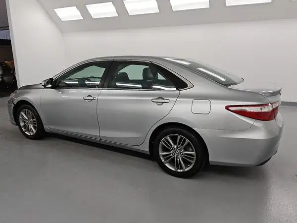 4T1BF1FK6HU800209 2017 TOYOTA CAMRY - Image 2