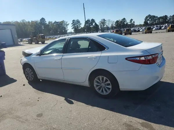 4T1BF1FK6HU802252 2017 TOYOTA CAMRY - Image 2