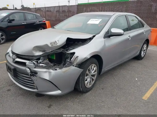 4T1BF1FK6HU806222 2017 TOYOTA CAMRY - Image 2