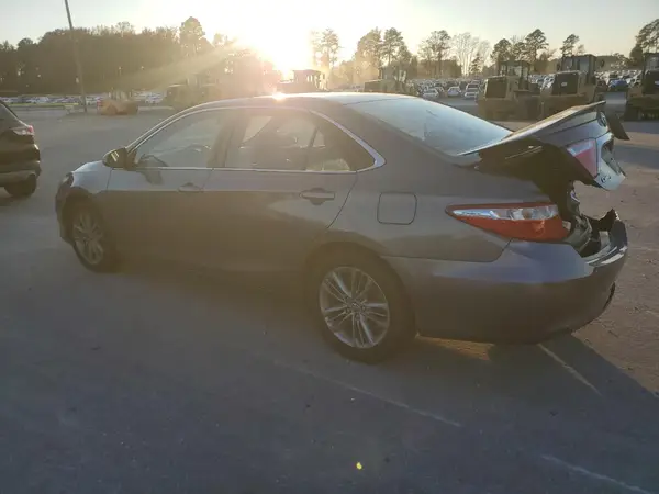 4T1BF1FK6HU807824 2017 TOYOTA CAMRY - Image 2