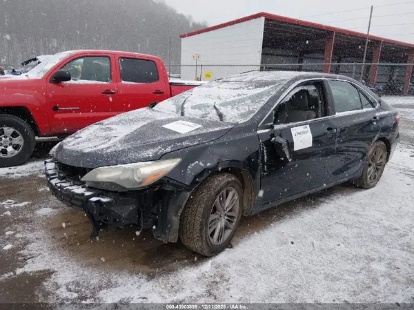 4T1BF1FK6HU808665 2017 TOYOTA CAMRY - Image 2