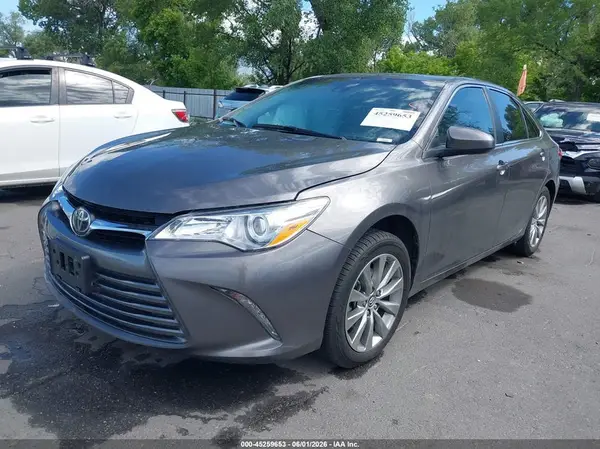 4T1BF1FK6HU810979 2017 TOYOTA CAMRY - Image 2
