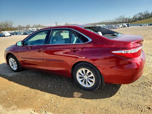 4T1BF1FK6HU812392 2017 TOYOTA CAMRY - Image 2