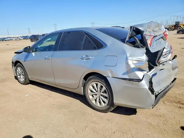 4T1BF1FK6HU814482 2017 TOYOTA CAMRY - Image 2