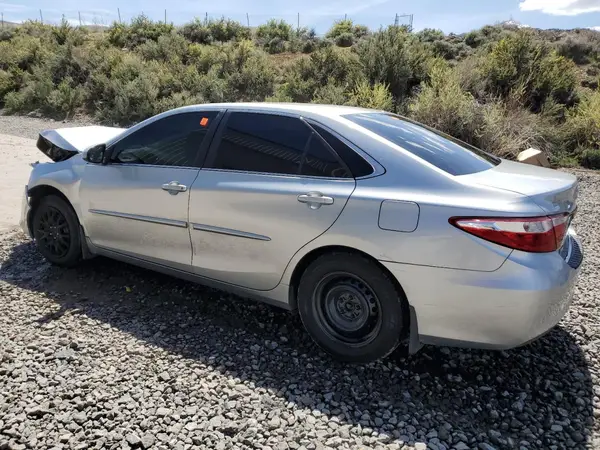 4T1BF1FK6HU814885 2017 TOYOTA CAMRY - Image 2