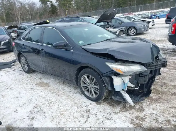 4T1BF1FK7GU117482 2016 TOYOTA CAMRY - Image 1
