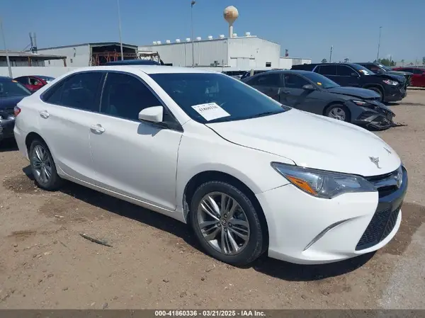 4T1BF1FK7GU117630 2016 TOYOTA CAMRY - Image 1