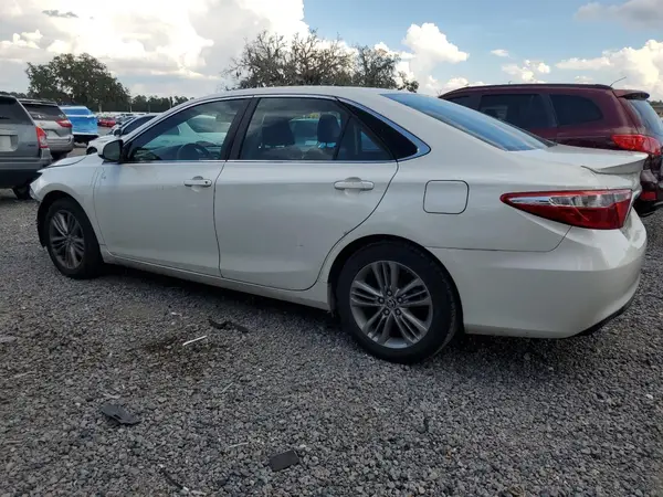 4T1BF1FK7GU120351 2016 TOYOTA CAMRY - Image 2