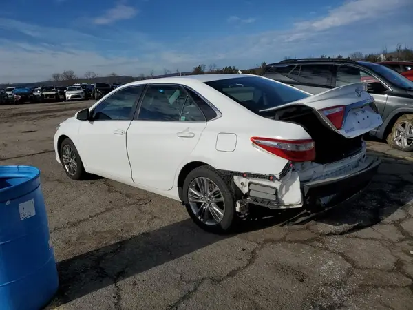 4T1BF1FK7GU121239 2016 TOYOTA CAMRY - Image 2