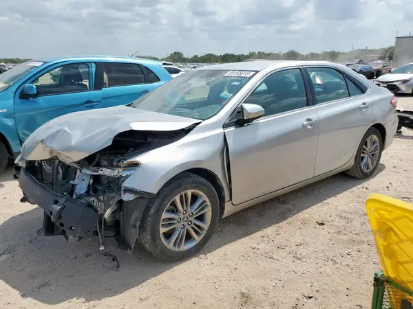 4T1BF1FK7GU121581 2016 TOYOTA CAMRY - Image 1