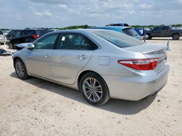 4T1BF1FK7GU121581 2016 TOYOTA CAMRY - Image 2