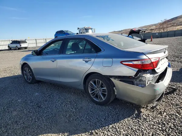 4T1BF1FK7GU122083 2016 TOYOTA CAMRY - Image 2