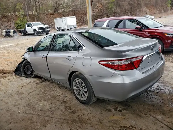 4T1BF1FK7GU122648 2016 TOYOTA CAMRY - Image 2