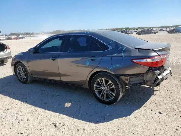 4T1BF1FK7GU123010 2016 TOYOTA CAMRY - Image 2