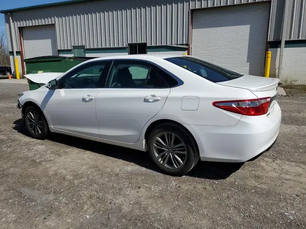 4T1BF1FK7GU126666 2016 TOYOTA CAMRY - Image 2