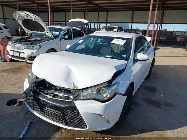 4T1BF1FK7GU127767 2016 TOYOTA CAMRY - Image 2