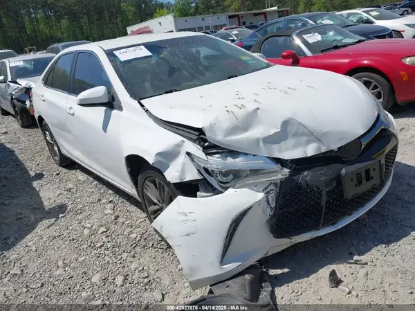 4T1BF1FK7GU128689 2016 TOYOTA CAMRY - Image 1