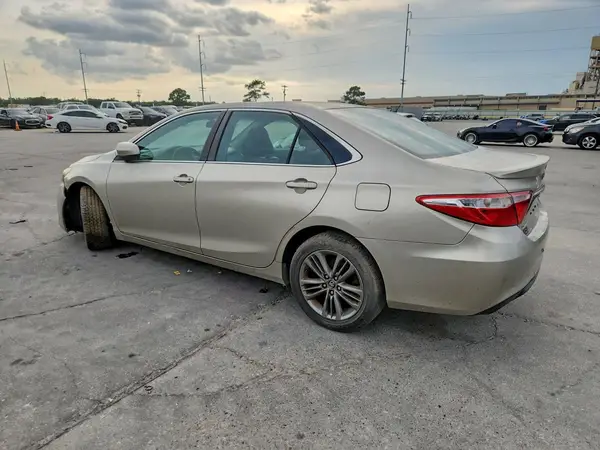 4T1BF1FK7GU128899 2016 TOYOTA CAMRY - Image 2