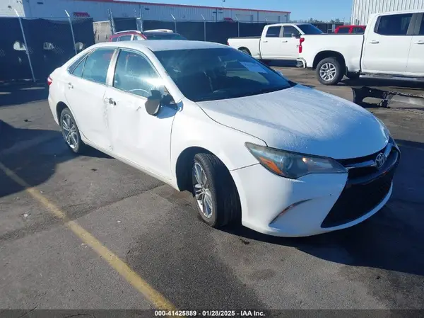 4T1BF1FK7GU128935 2016 TOYOTA CAMRY - Image 1