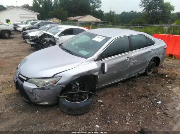 4T1BF1FK7GU129390 2016 TOYOTA CAMRY - Image 2