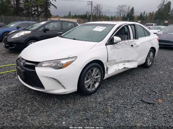 4T1BF1FK7GU129678 2016 TOYOTA CAMRY - Image 2