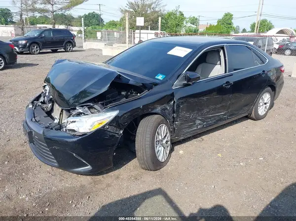 4T1BF1FK7GU131060 2016 TOYOTA CAMRY - Image 2