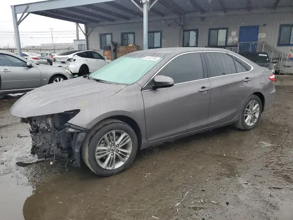 4T1BF1FK7GU135013 2016 TOYOTA CAMRY - Image 1