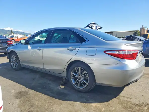 4T1BF1FK7GU136131 2016 TOYOTA CAMRY - Image 2