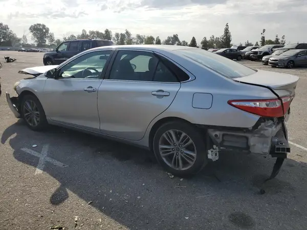 4T1BF1FK7GU136632 2016 TOYOTA CAMRY - Image 2