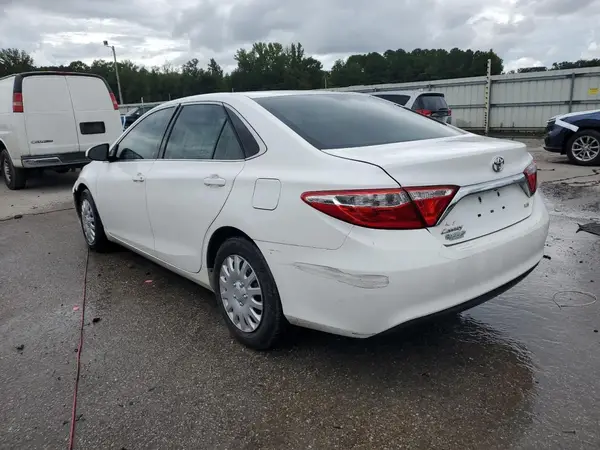 4T1BF1FK7GU137733 2016 TOYOTA CAMRY - Image 2