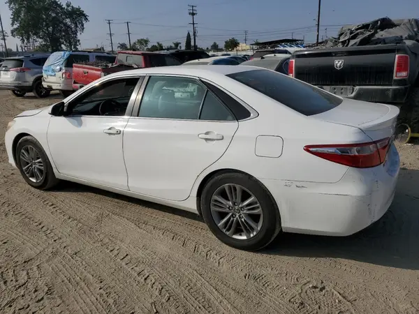 4T1BF1FK7GU139286 2016 TOYOTA CAMRY - Image 2