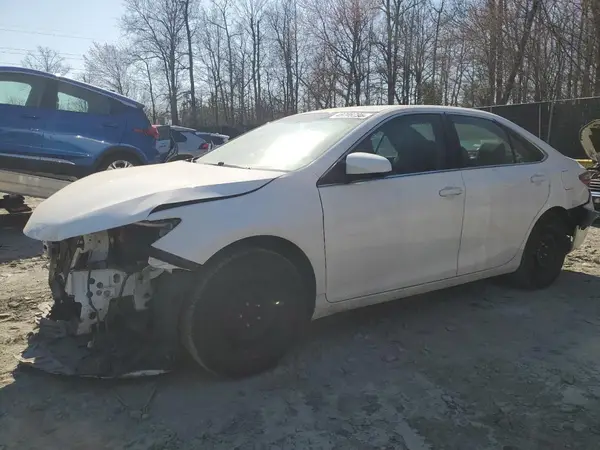 4T1BF1FK7GU140065 2016 TOYOTA CAMRY - Image 1