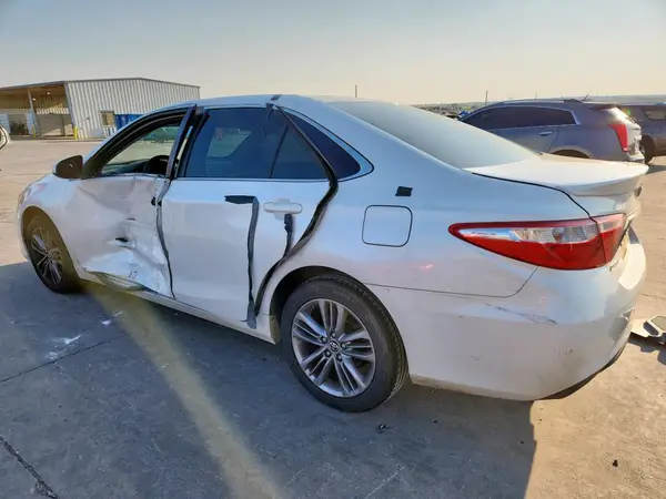 4T1BF1FK7GU140812 2016 TOYOTA CAMRY - Image 2