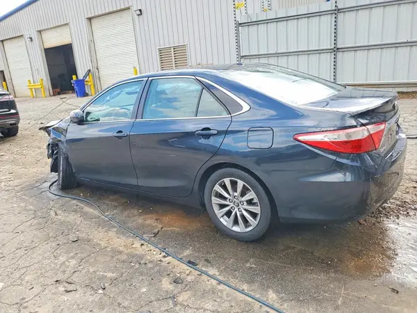 4T1BF1FK7GU141247 2016 TOYOTA CAMRY - Image 2