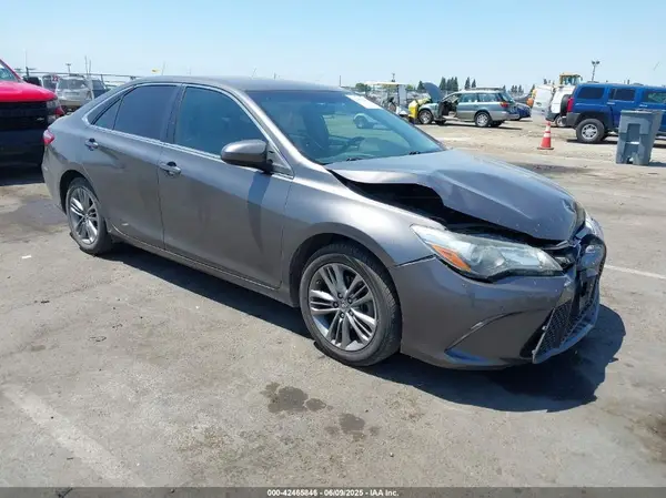 4T1BF1FK7GU142494 2016 TOYOTA CAMRY - Image 1